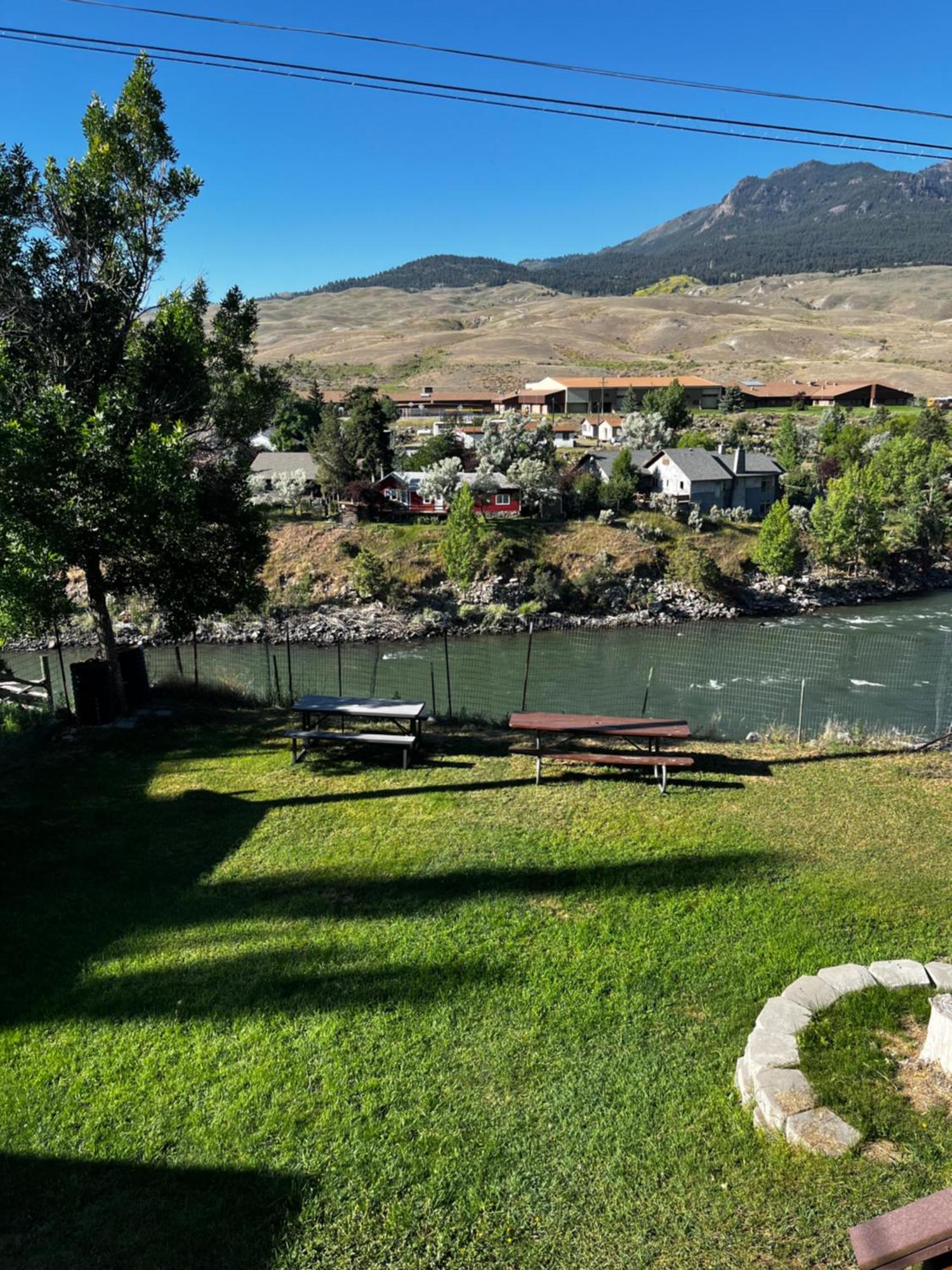 Parkway Yellowstone Riverside Studio #6 Gardiner Exterior foto